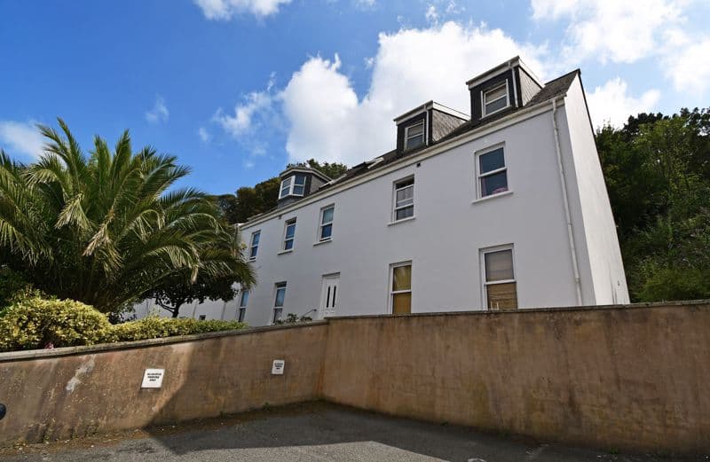 6 Millmount, La Charroterie, St Peter Port