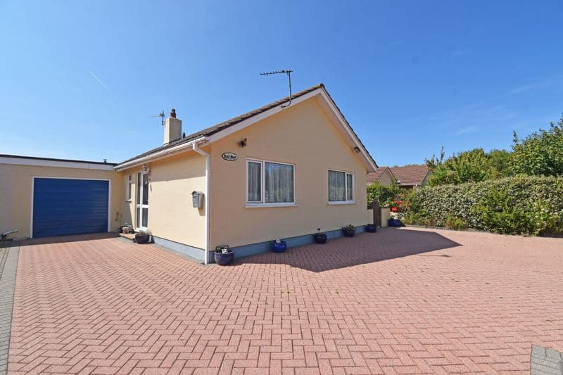 Entre Nous, Rue De La Cache, St Sampson