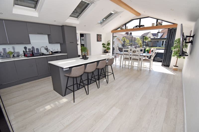 Sleepy Hollow, La Route De Saumarez, Castel