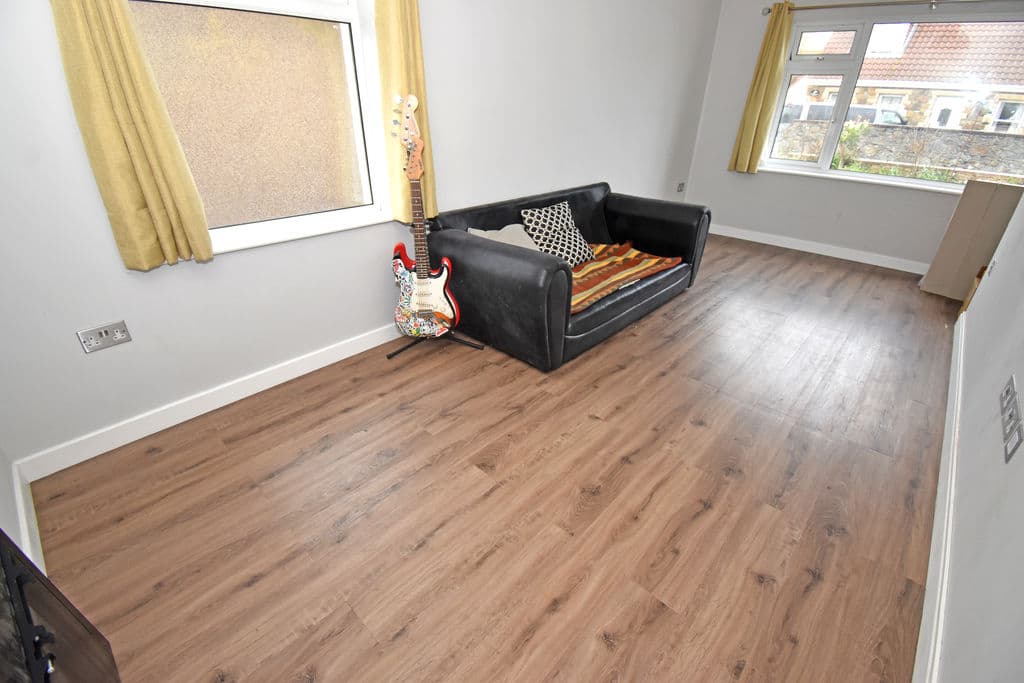 Avalon, Rue Des Francais, Castel