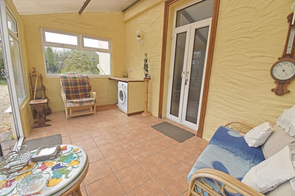 Cliff Dale, Le Bourg, Forest