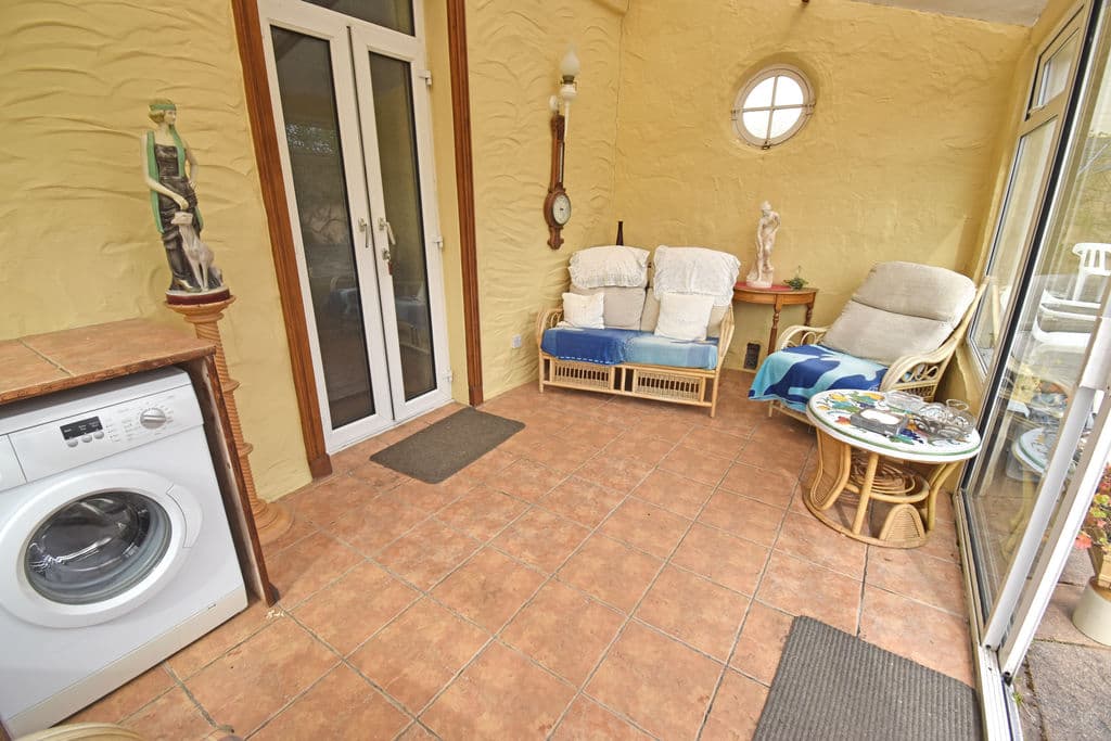 Cliff Dale, Le Bourg, Forest