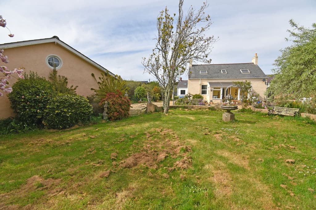 Cliff Dale, Le Bourg, Forest