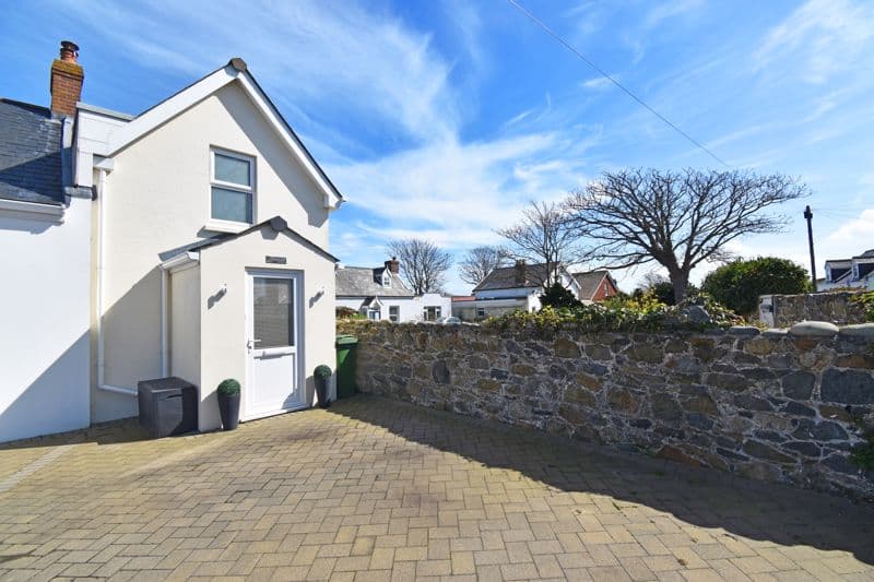 Jalaken, Sandy Lane, St Sampson