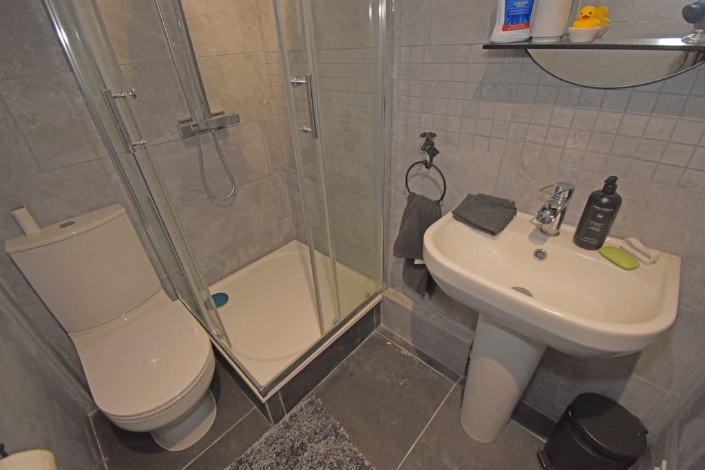 Bedroom 2 En-Suite