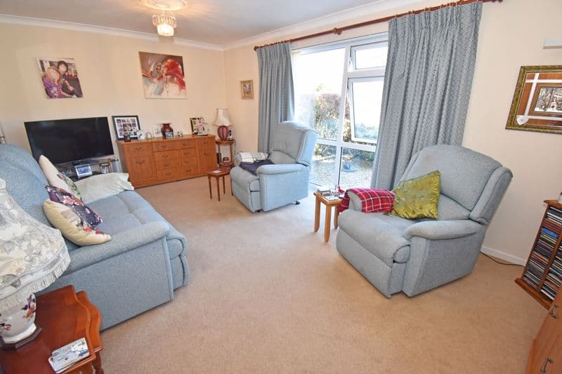 Shangri-La, Les Mares Pellees, Vale