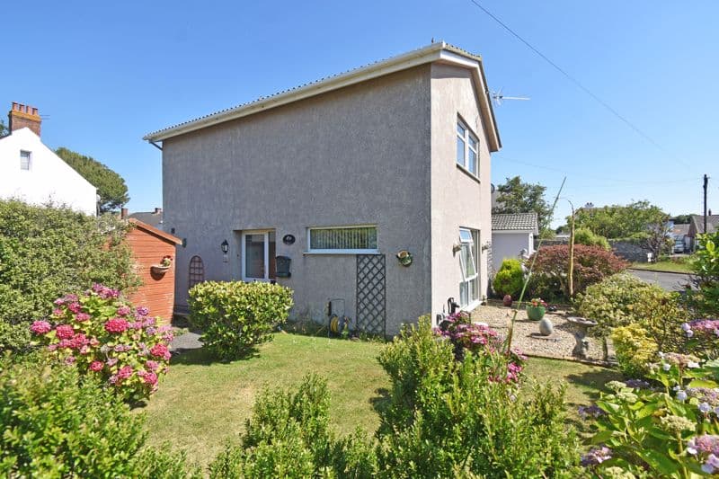 Shangri-La, Les Mares Pellees, Vale