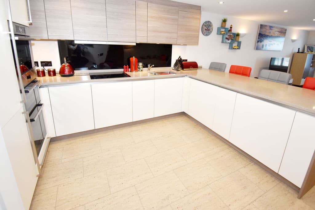 Apt 2, La Salerie Inn, Glategny Esplanade