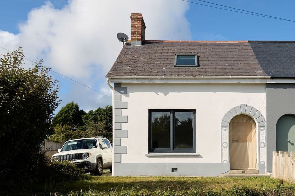 2 Southwood, Les Bourgs, Forest. GY8 OAN