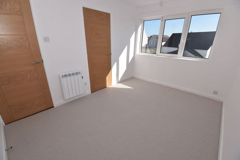 Flat 5, Mont Clare, Sohier Road, Vale