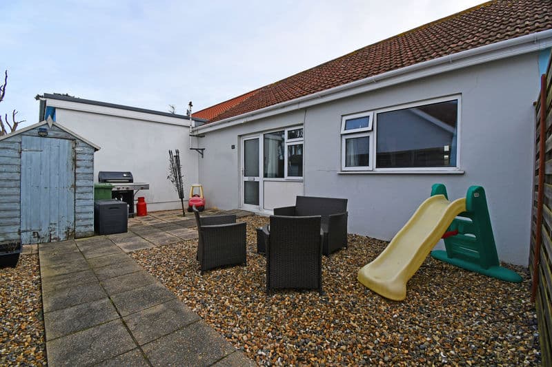 11 Pine Trees, La Route De L'Islet, St Sampson