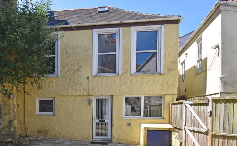 La Casa Siesta, 3 Tower Hill, St Peter Port