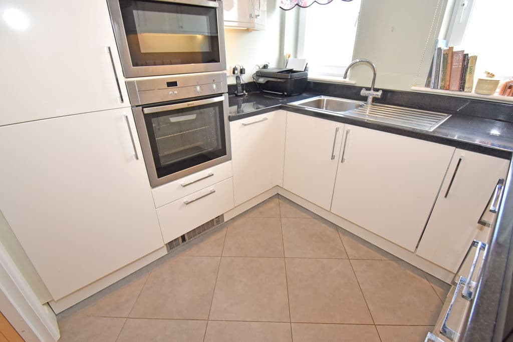 6, L'Ancresse Lodge Apartments, Rue du Marais, Vale