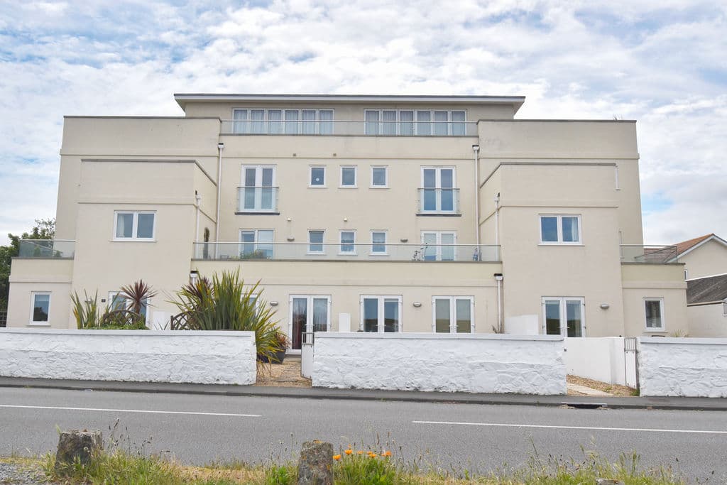 6, L'Ancresse Lodge Apartments, Rue du Marais, Vale
