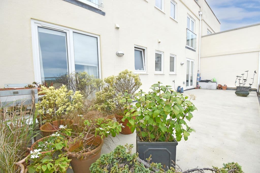 6, L'Ancresse Lodge Apartments, Rue du Marais, Vale
