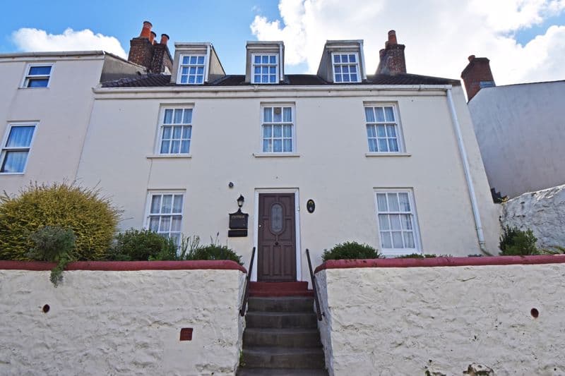 8 Paris Street, St Peter Port