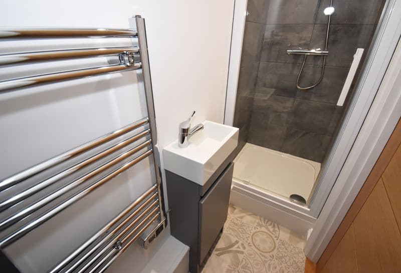 2 Lowlands Cottages, Lowlands Road, Vale