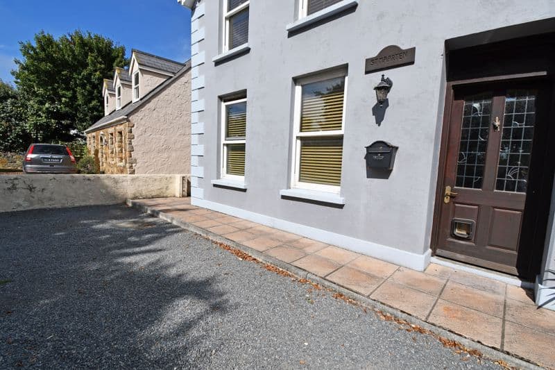 Flat 2, St Maarten, La Grande Maison Road, Vale