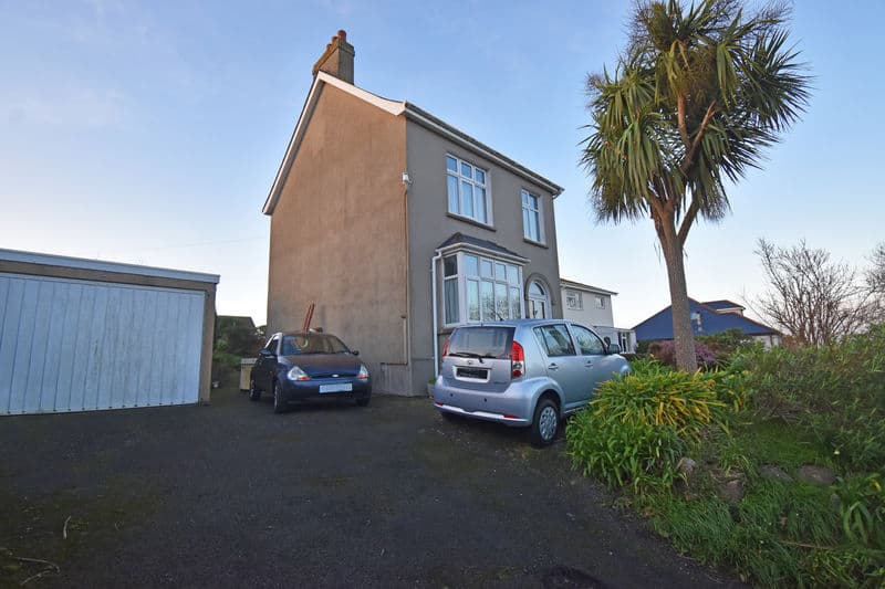 Glenmore, La Neuve Rue, Castel