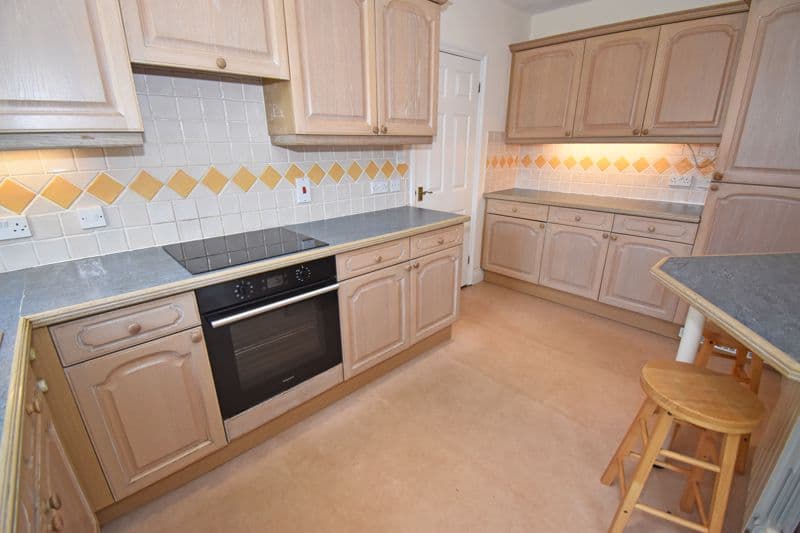 Sprowston Lodge, 8 The Laurels, Rue Du Pont Vaillant, Vale