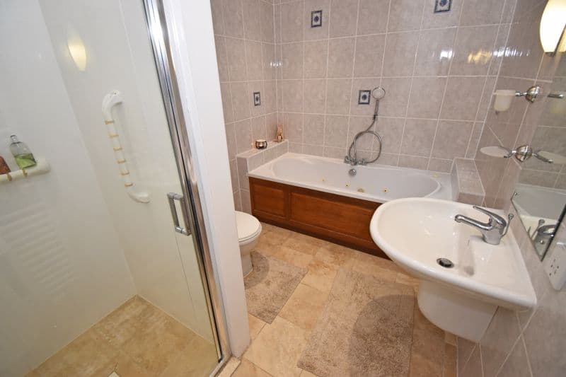 Magny-Cours, Les Grandes Mielles Lane, Vale