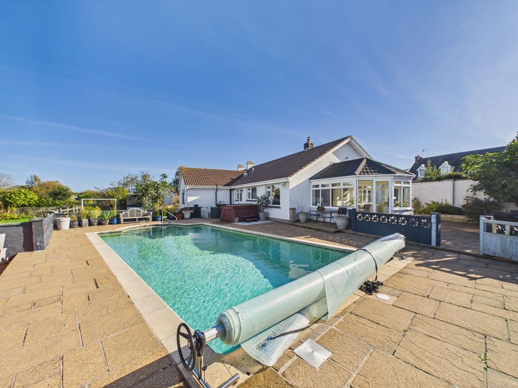 Clifton Cottage, Les Grands Marais, Vale