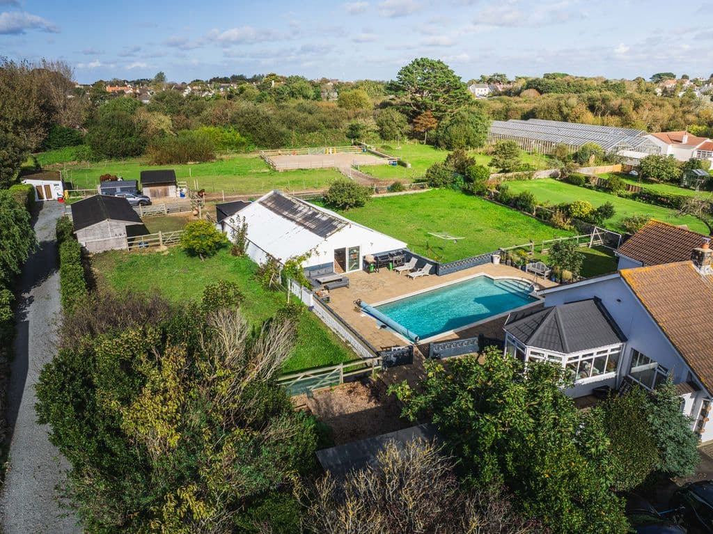 Clifton Cottage, Les Grands Marais, Vale