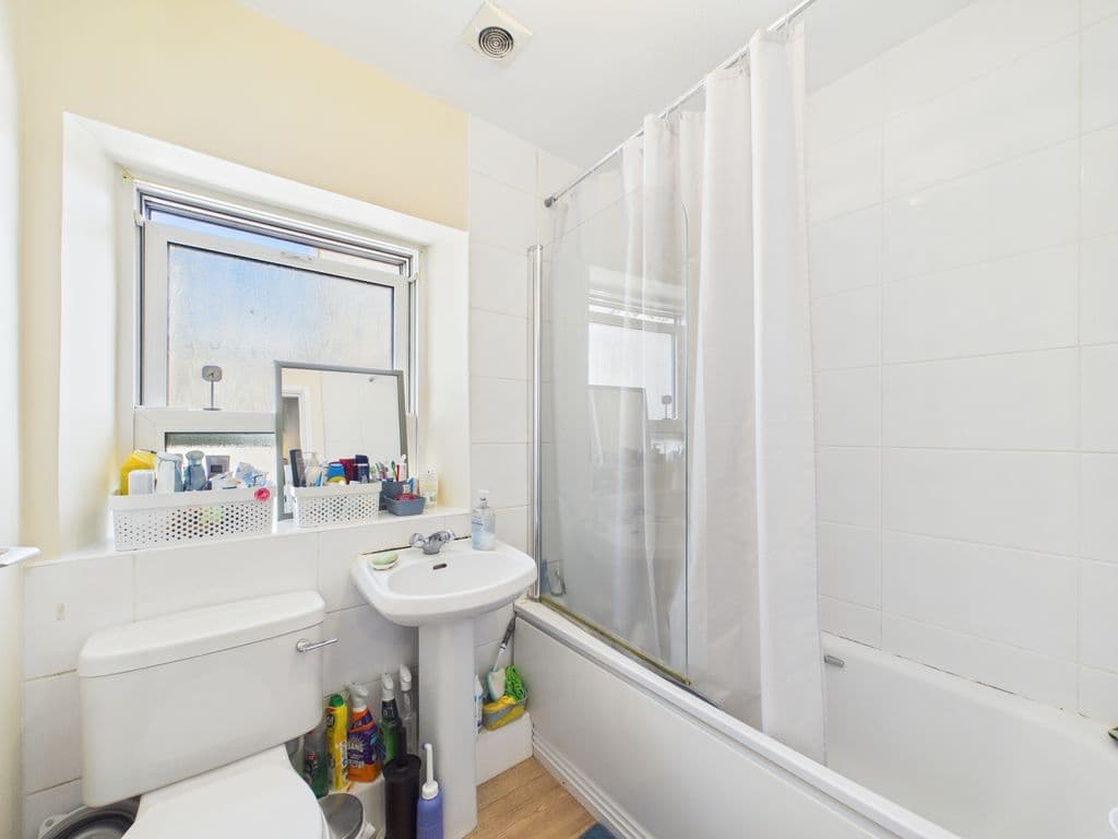 The Flat & Retail Unit, Suvide House, Nocq Road, St Sampson