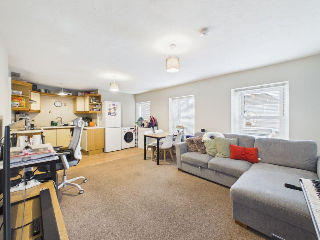 The Flat & Retail Unit, Suvide House, Nocq Road, St Sampson