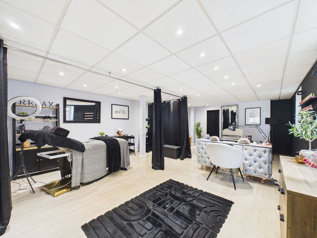 The Flat & Retail Unit, Suvide House, Nocq Road, St Sampson