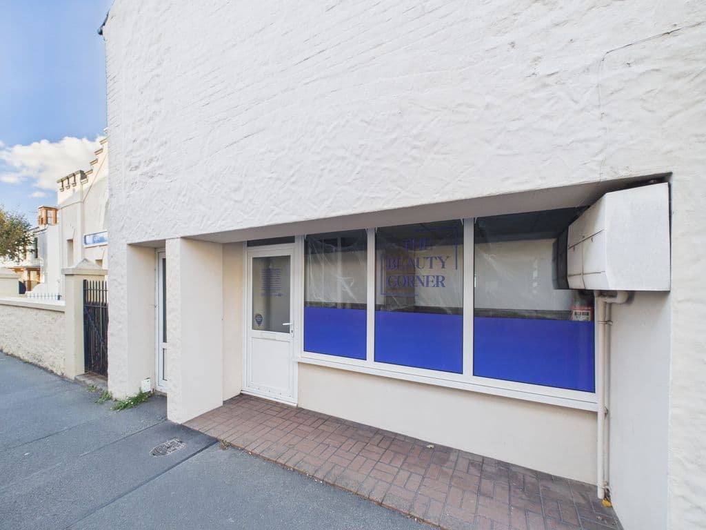 The Flat & Retail Unit, Suvide House, Nocq Road, St Sampson