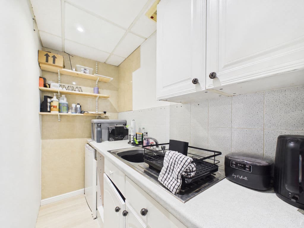 The Flat & Retail Unit, Suvide House, Nocq Road, St Sampson