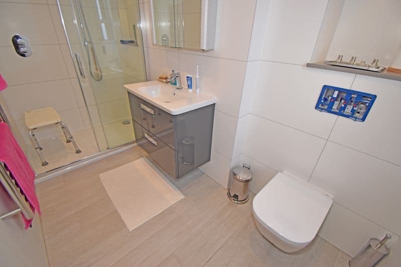 Ensuite Shower Room