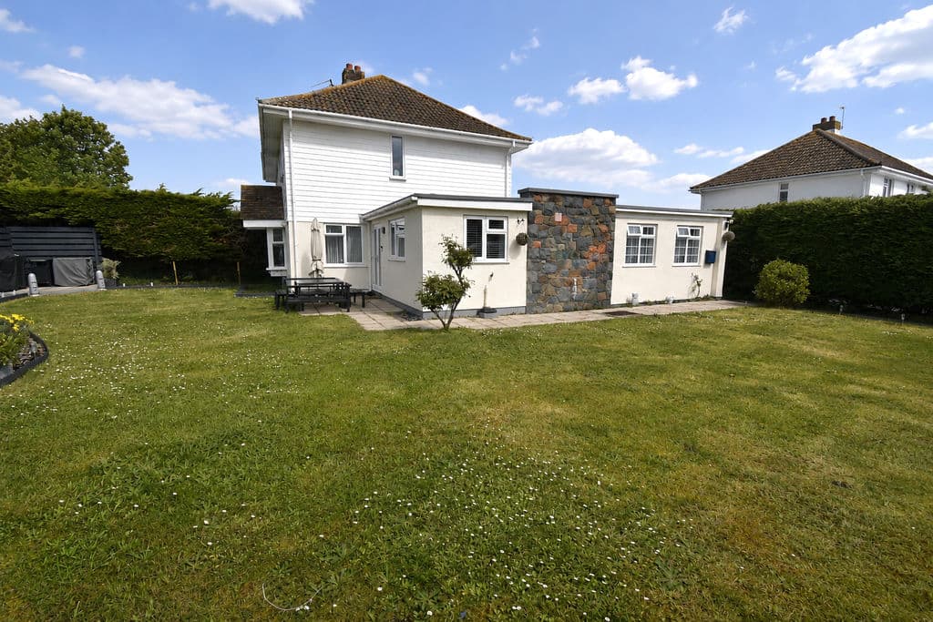 Hermanas, Duveaux Lane, St Sampson