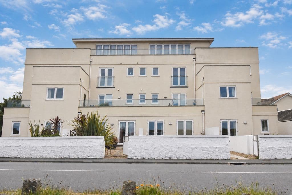 6, L'Ancresse Lodge Apartments, Rue du Marais, Vale