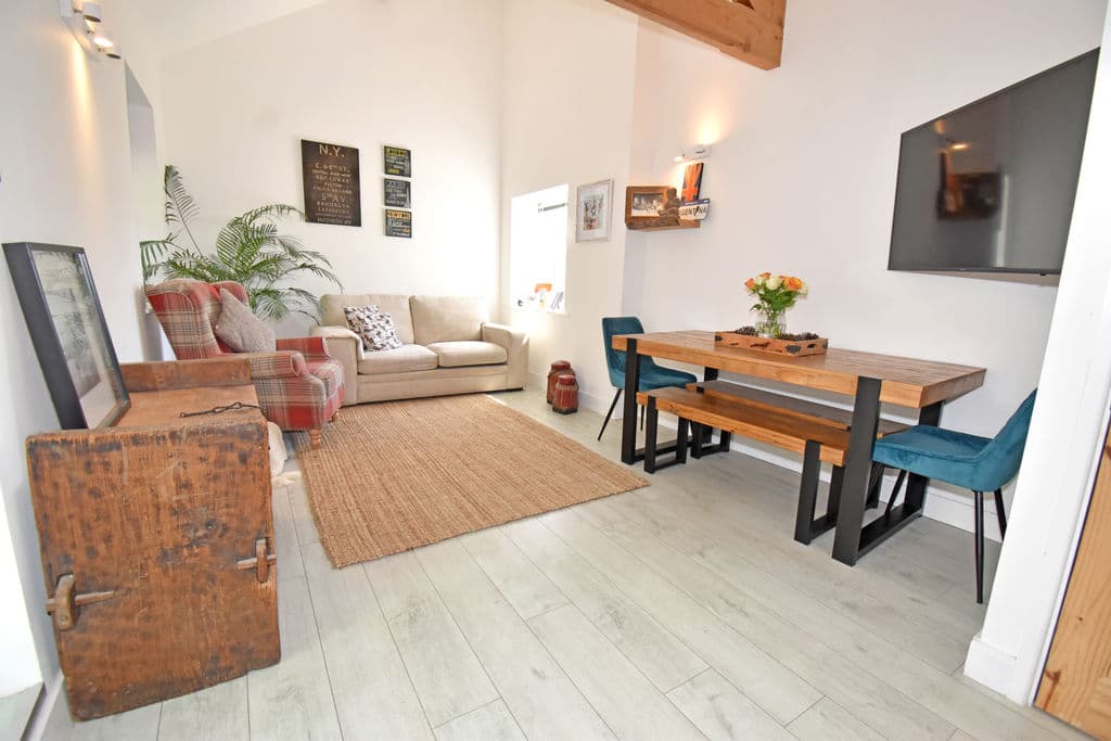 Flat 6, Laverstock Court, Constitution Steps, St Peter Port