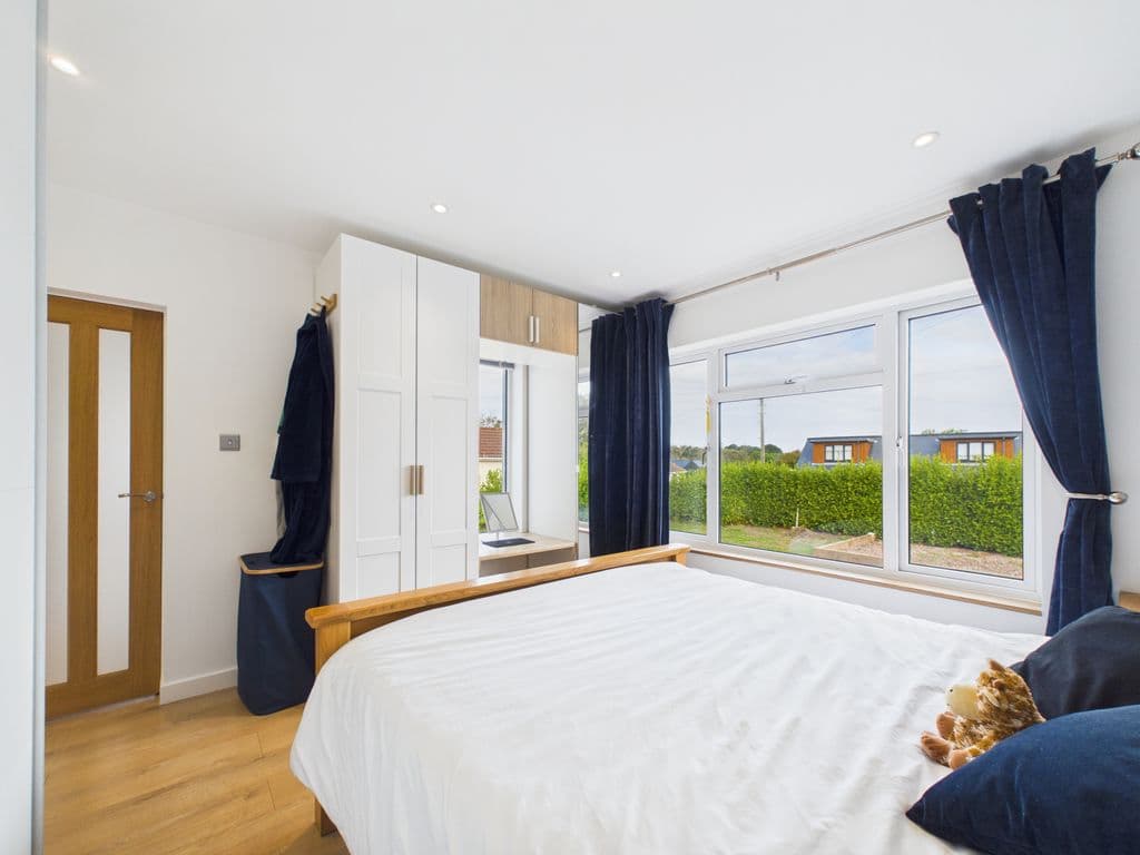 Azura, Grand Fort Road, St Sampson