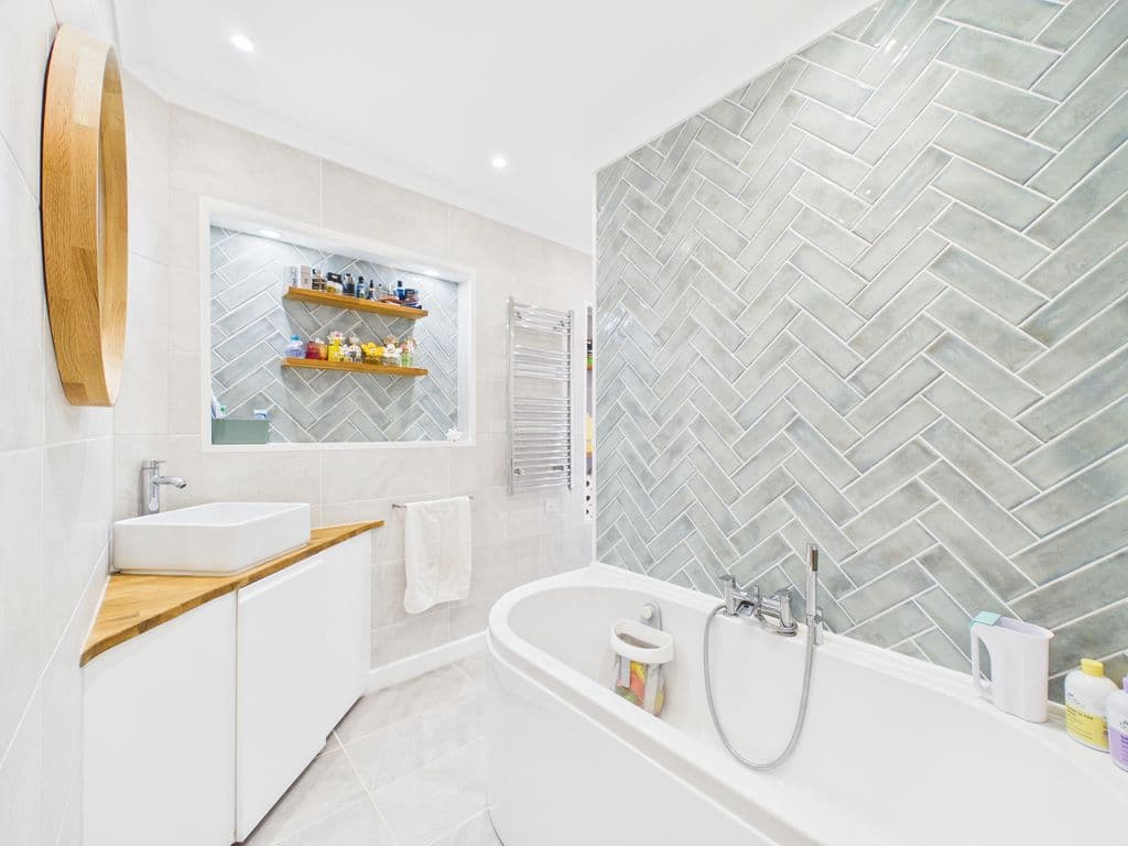 Azura, Grand Fort Road, St Sampson