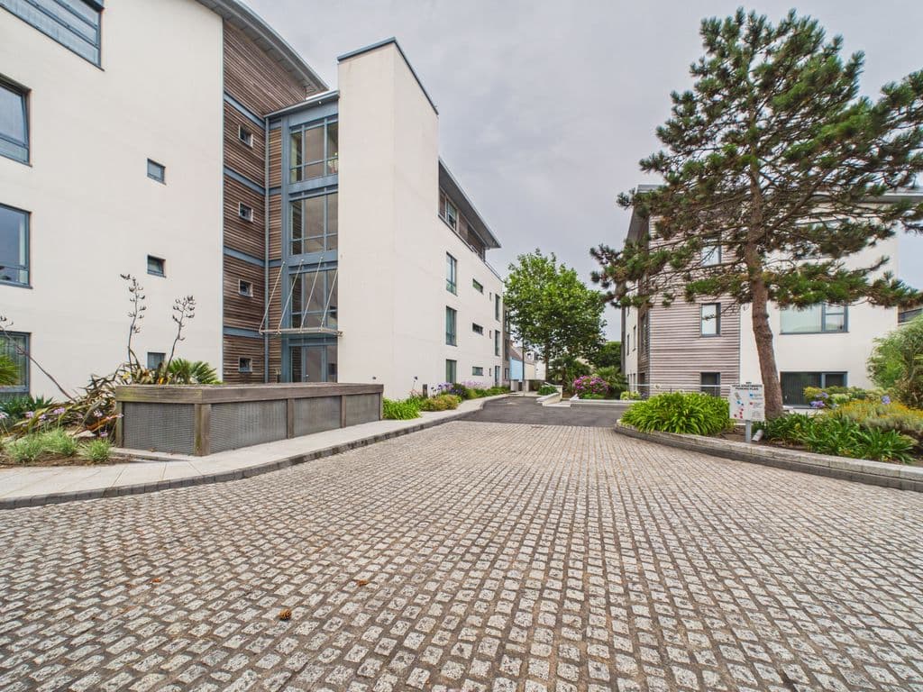 Apartment 13, Vue De Vermerette, Vega Apartments, Elizabeth Avenue, St Peter Port
