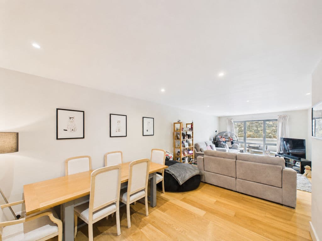 Apartment 13, Vue De Vermerette, Vega Apartments, Elizabeth Avenue, St Peter Port