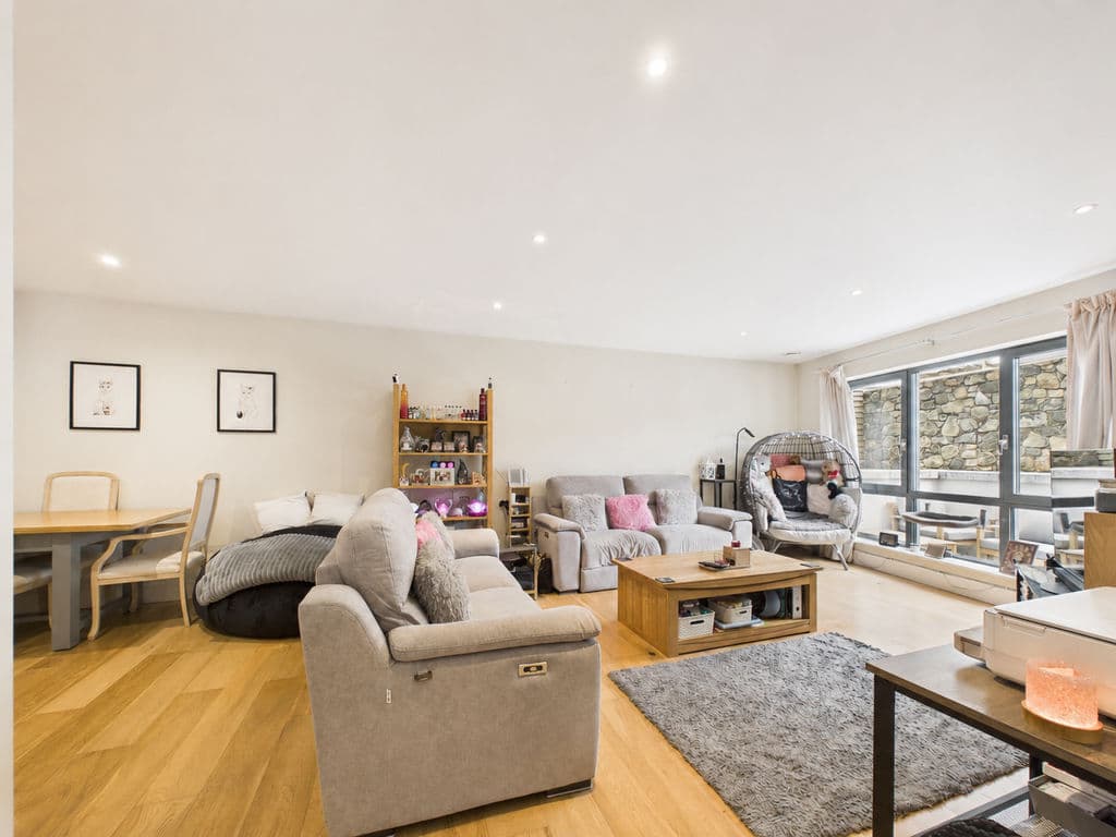 Apartment 13, Vue De Vermerette, Vega Apartments, Elizabeth Avenue, St Peter Port