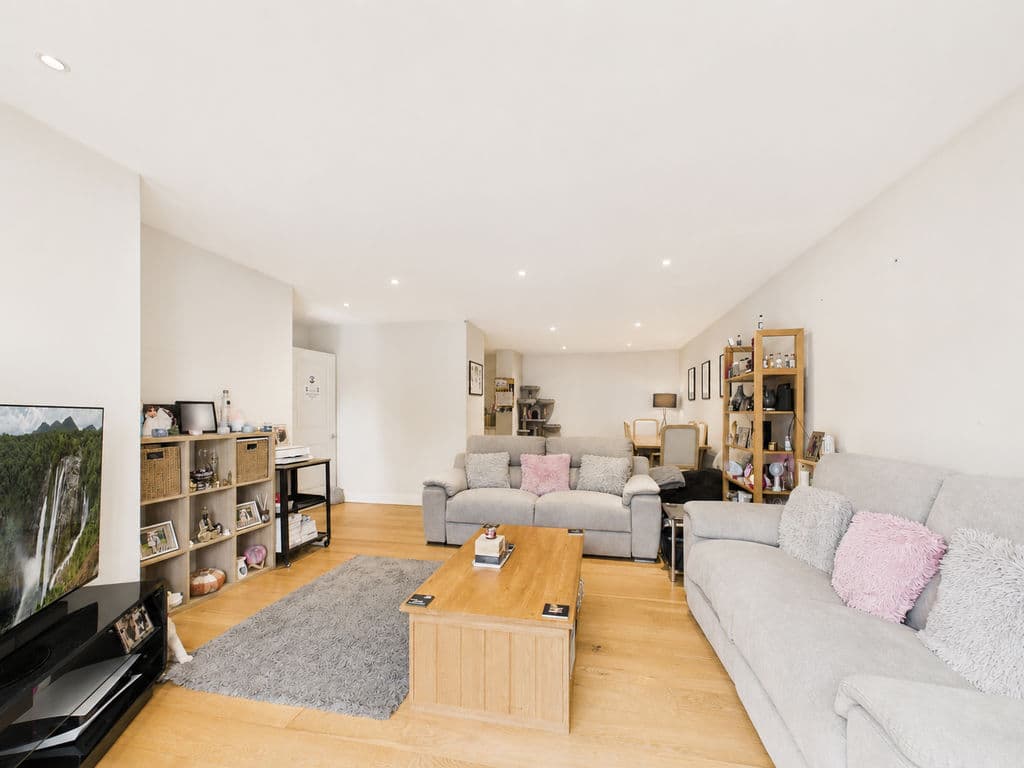 Apartment 13, Vue De Vermerette, Vega Apartments, Elizabeth Avenue, St Peter Port